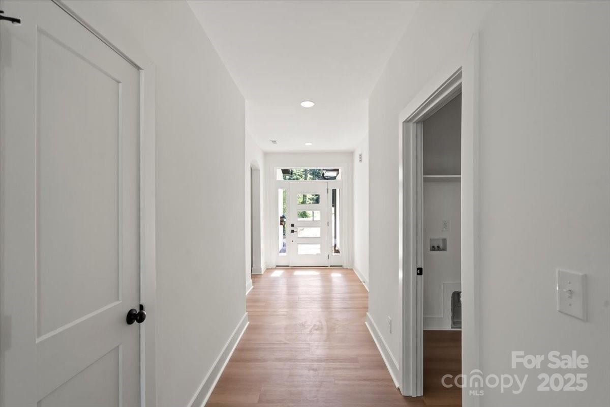 8632 Cedarbrook Drive Charlotte, NC 28215 - Photo 5 of 28