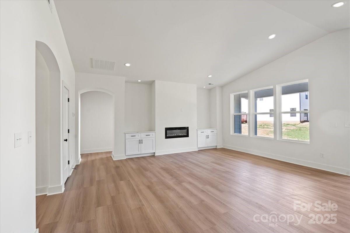 8632 Cedarbrook Drive Charlotte, NC 28215 - Photo 7 of 28