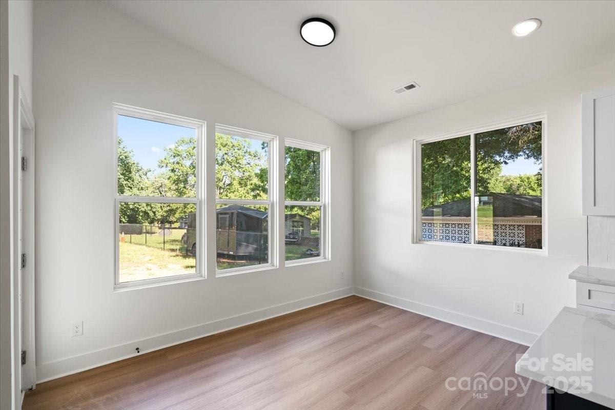 8632 Cedarbrook Drive Charlotte, NC 28215 - Photo 10 of 28