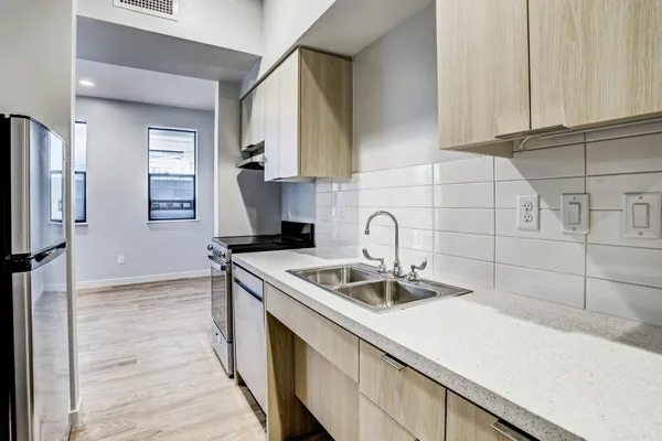 $1,075 | 3113 St Charles Street, Unit 230, Houston, TX 77004