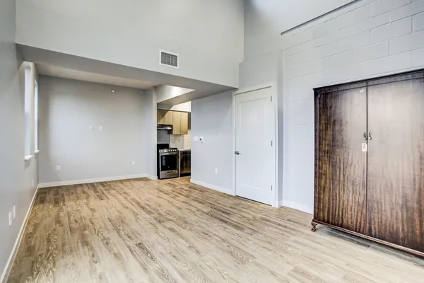 $1,075 | 3113 St Charles Street, Unit 230, Houston, TX 77004