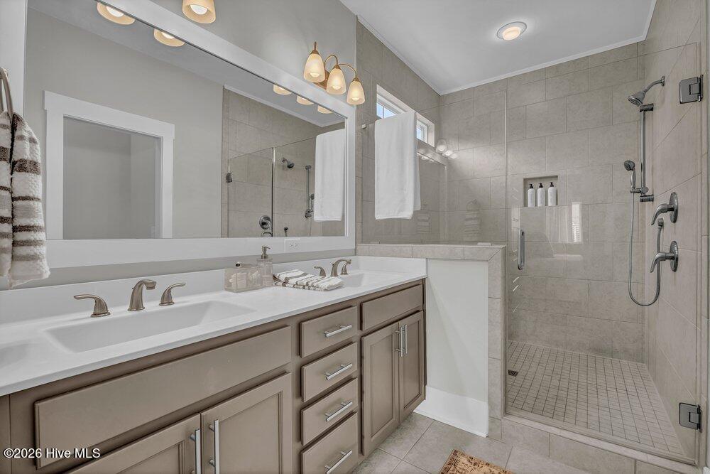 1020 Annadale Lane Wilmington, NC 28409 - Photo 19 of 41 Primary Bathroom
