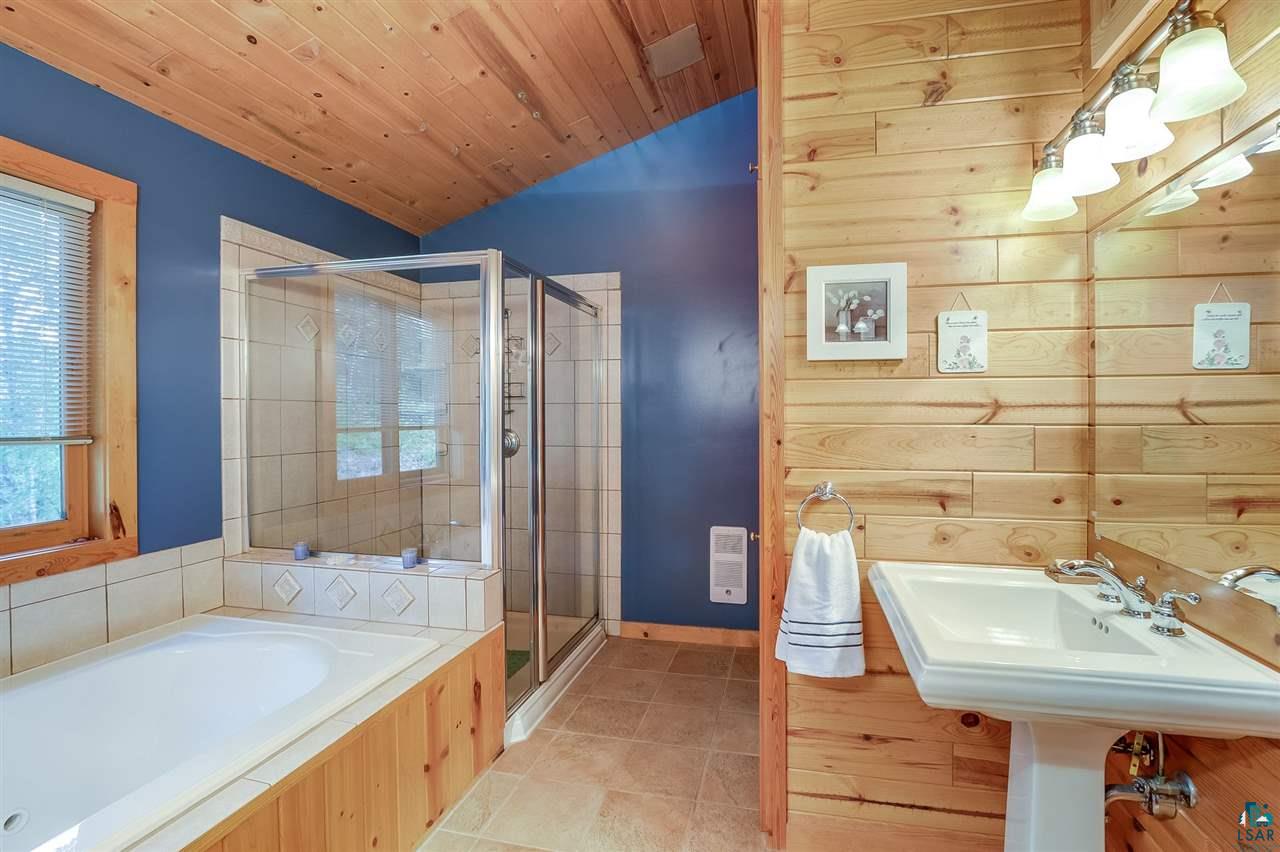 4123 Northeast Van Road Duluth, MN 55803 - Photo 20 of 40 Full Master Bath