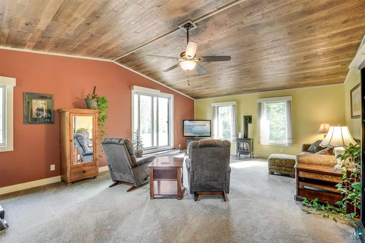 4123 Northeast Van Road Duluth, MN 55803 - Photo 24 of 40 Living Room