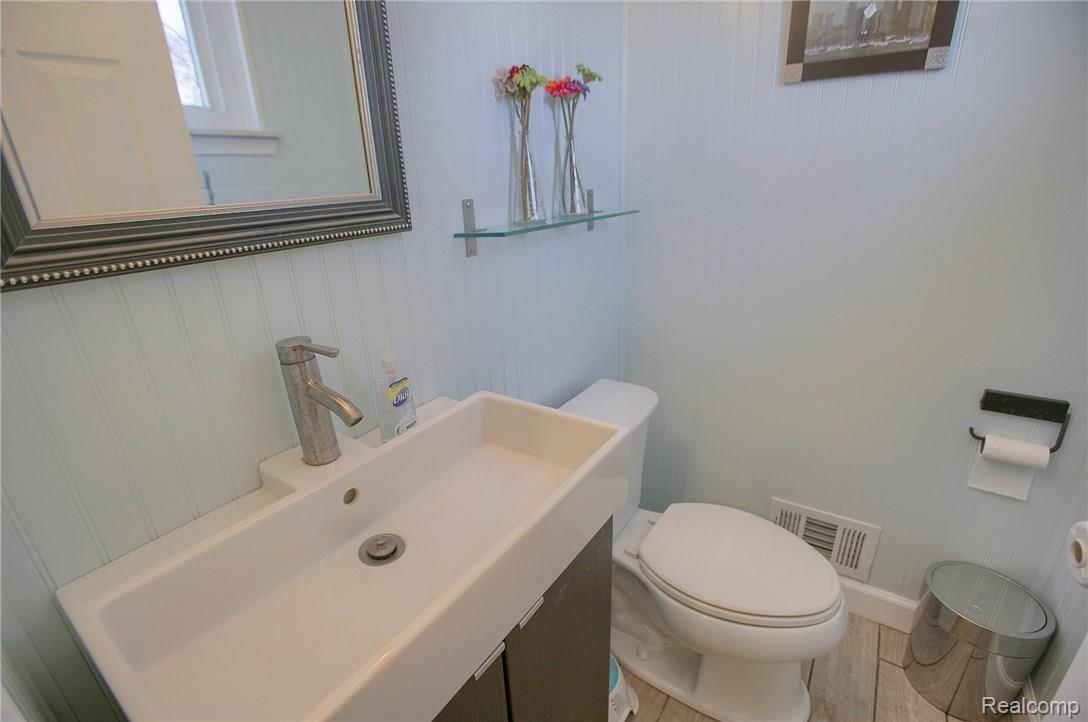 15006 Stephens Road Eastpointe, MI 48021 - Photo 9 of 25 Half_Bath.jpg