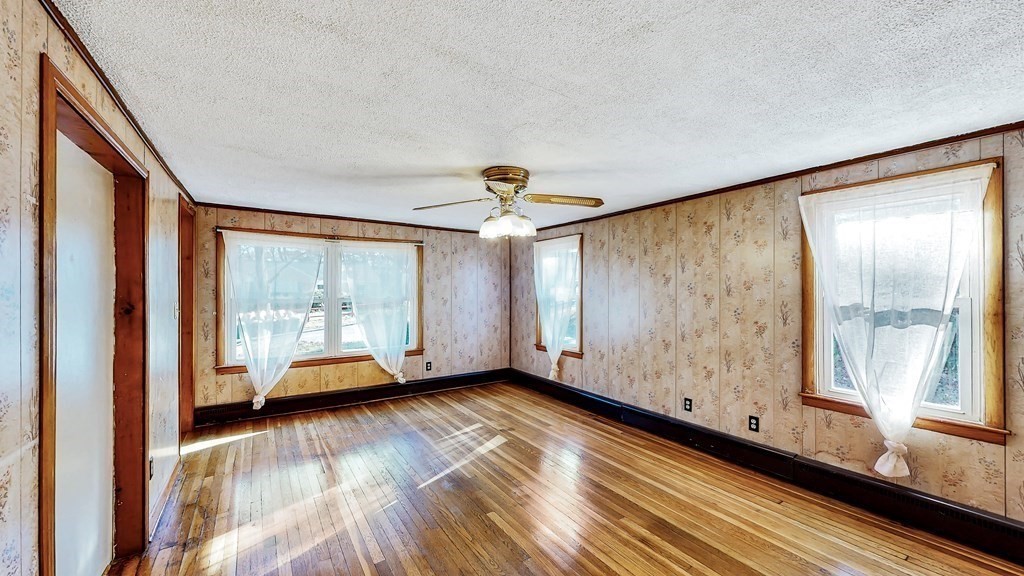 34 Kerry Drive Springfield, MA 01118 - Photo 5 of 18 Gallery Image 5