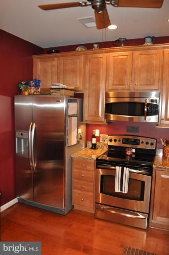 7315 Brookview Road, Unit 405 Elkridge, MD 21075 - Photo 6 of 28 Kitchen