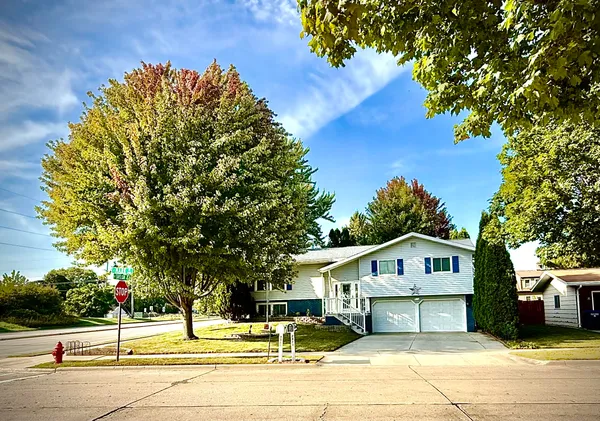 $369,900 | 2471 East Mark Drive, Sheboygan, WI 53083