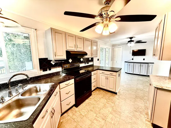 $369,900 | 2471 East Mark Drive, Sheboygan, WI 53083