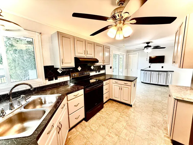 $382,900 | 2471 East Mark Drive, Sheboygan, WI 53083