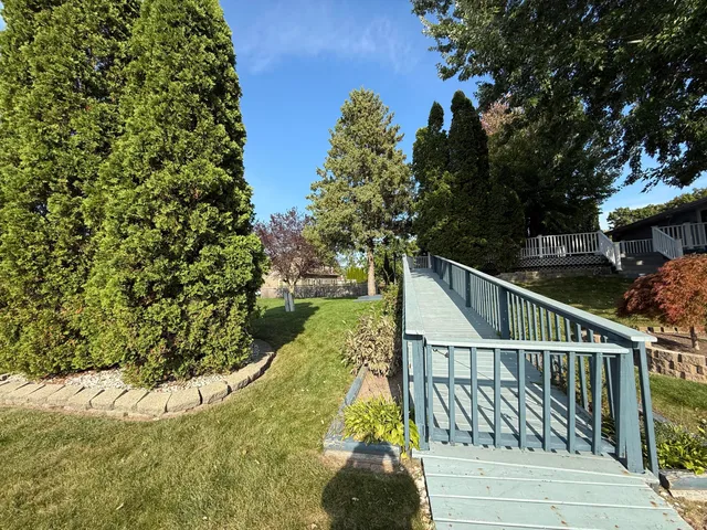 $382,900 | 2471 East Mark Drive, Sheboygan, WI 53083