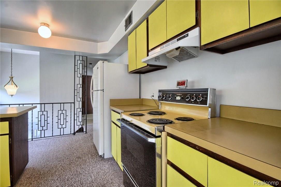18000 Hannan Road New Boston, MI 48164 - Photo 10 of 33 Kitchen_2nd_View.jpg