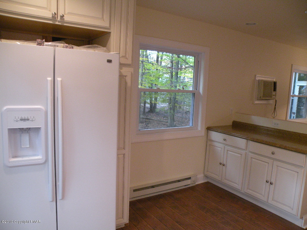 715 Deer Run Road Pocono Lake, PA 18347 - Photo 7 of 20