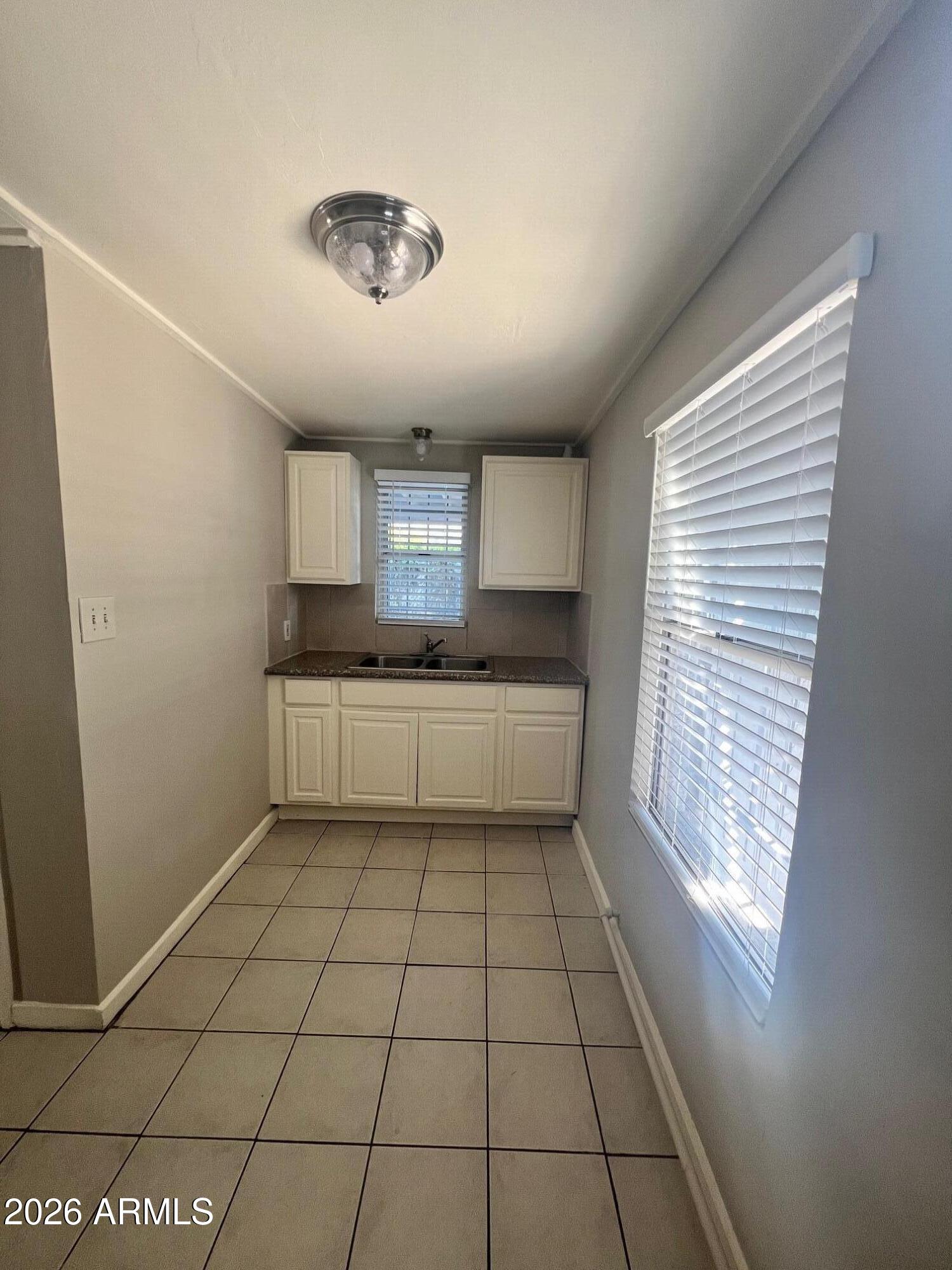 313 North 47th Street Phoenix, AZ 85008 - Photo 22 of 37 guesthouse Kitchen