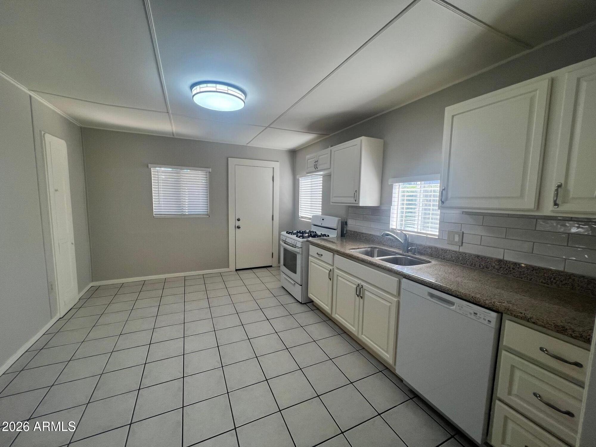 313 North 47th Street Phoenix, AZ 85008 - Photo 10 of 37 image4