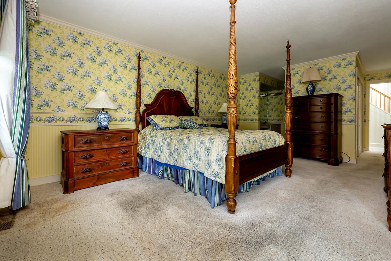 12 Cherry Hollow Road Nashua, NH 03062 - Photo 18 of 33 Gallery Image 18