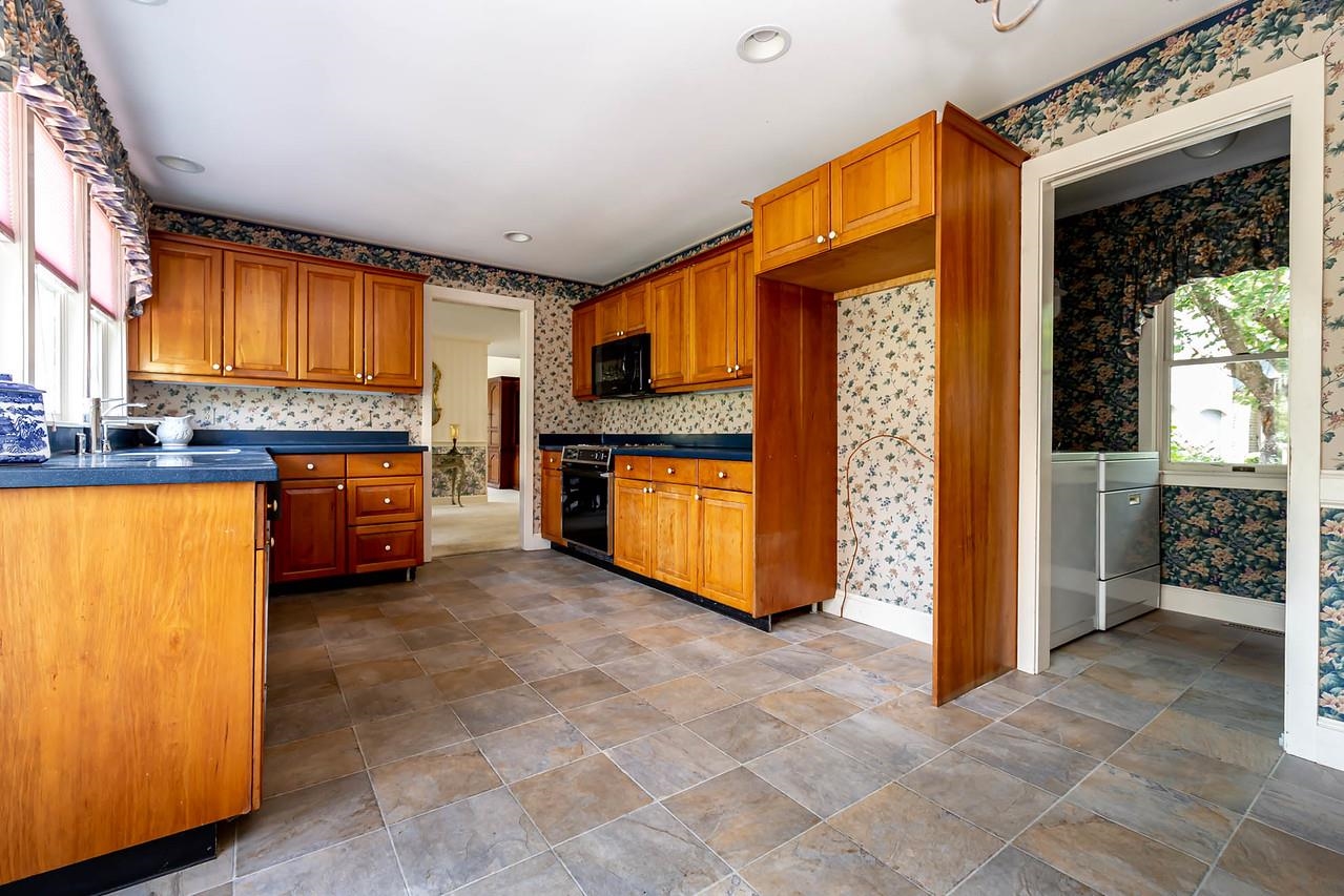 12 Cherry Hollow Road Nashua, NH 03062 - Photo 8 of 33 Gallery Image 8