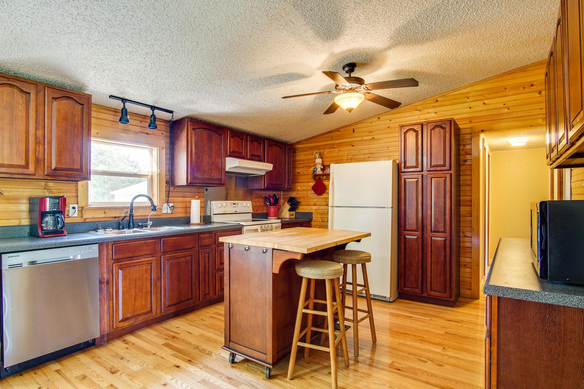 3526 Tobe Robertson Road Columbia, TN 38401 - Photo 9 of 12 Gallery Image 9