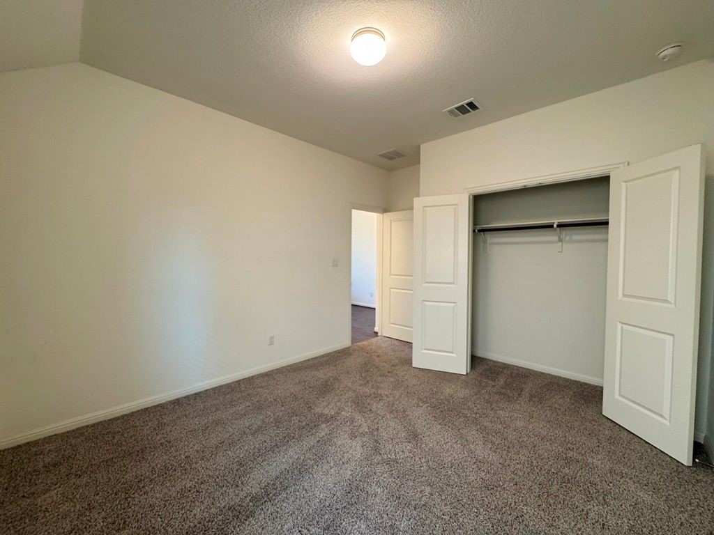 1425 Morning View Road Georgetown, TX 78628 - Photo 14 of 40