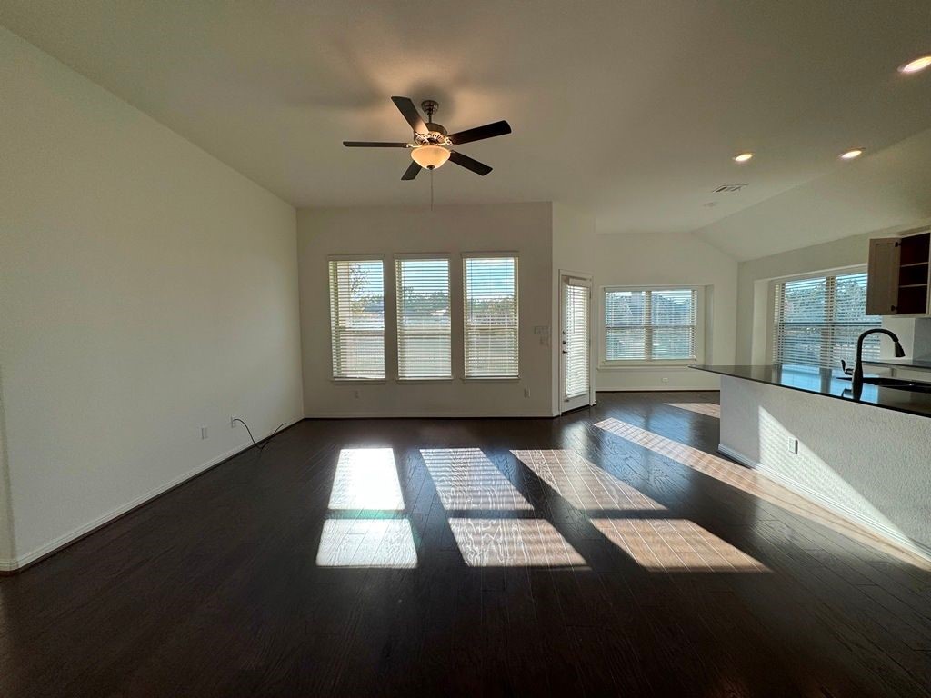 1425 Morning View Road Georgetown, TX 78628 - Photo 19 of 40