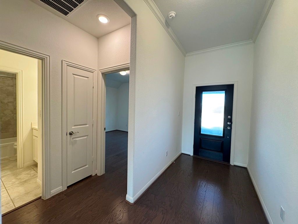 1425 Morning View Road Georgetown, TX 78628 - Photo 3 of 40