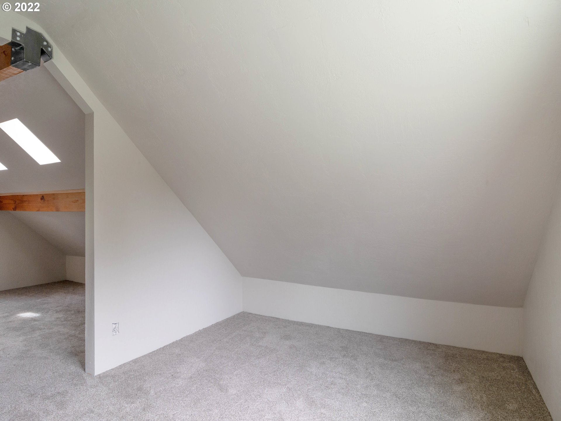 1239 D Street Springfield, OR 97477 - Photo 23 of 32 a view of an empty room
