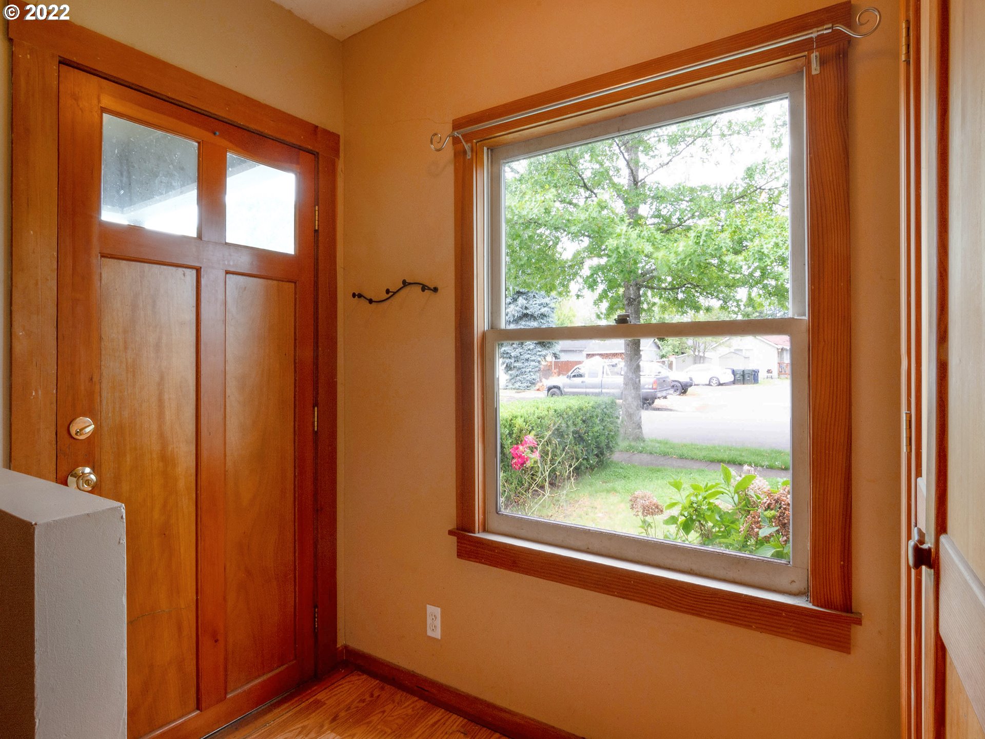 1239 D Street Springfield, OR 97477 - Photo 4 of 32 a view of an empty room with a window