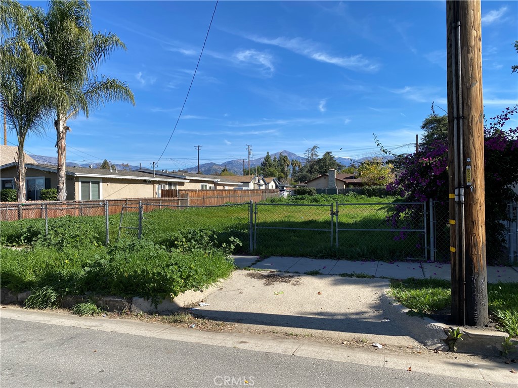 1024 6th Street Redlands, CA 92374 - Photo 4 of 6 a view of a backyard