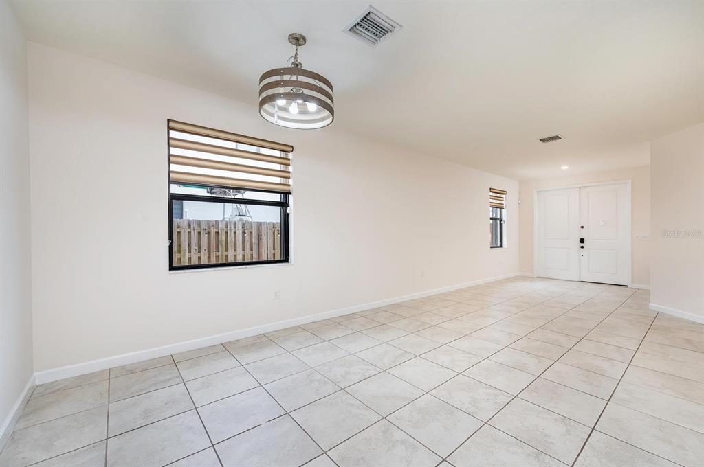 25006 Southwest 118th Avenue Homestead, FL 33032 - Photo 11 of 46