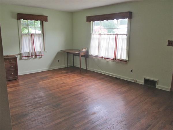 37 Harrington Road Chicopee, MA 01020 - Photo 3 of 14 Gallery Image 3
