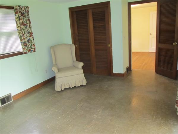 37 Harrington Road Chicopee, MA 01020 - Photo 7 of 14 Gallery Image 7