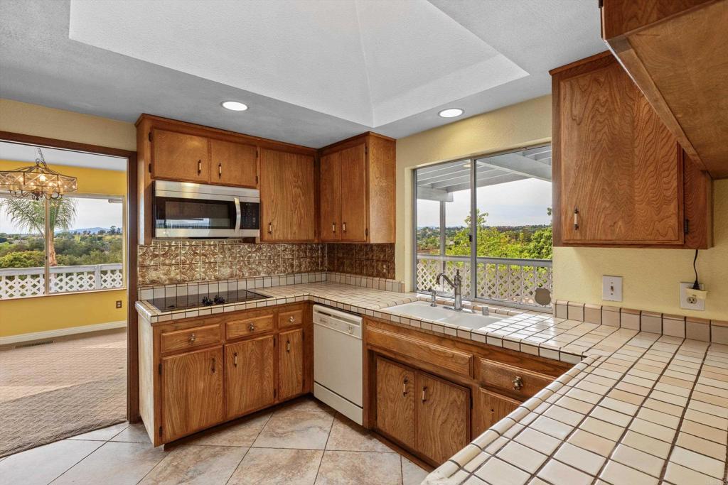 1815 Premier Street Fallbrook, CA 92028 - Photo 12 of 44