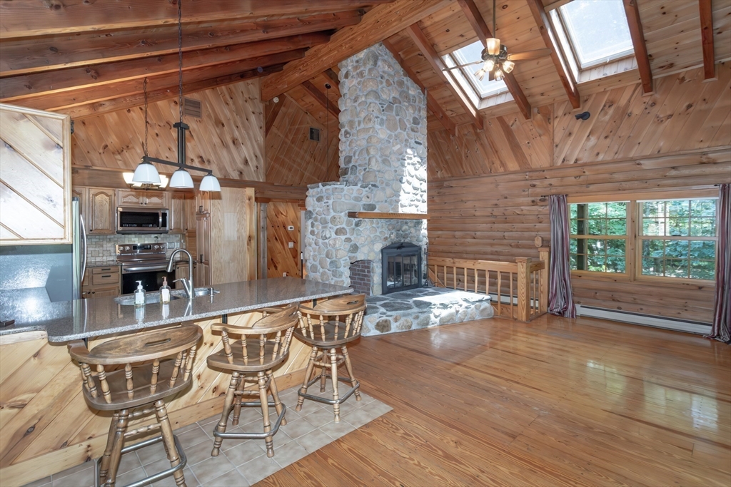 457 Montgomery Road Westfield, MA 01085 - Photo 15 of 38
