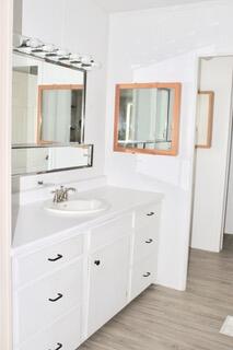 218 Long Branch Road, Unit D Eagle Point, OR 97524 - Photo 9 of 10 Master bath with enclosed shower
