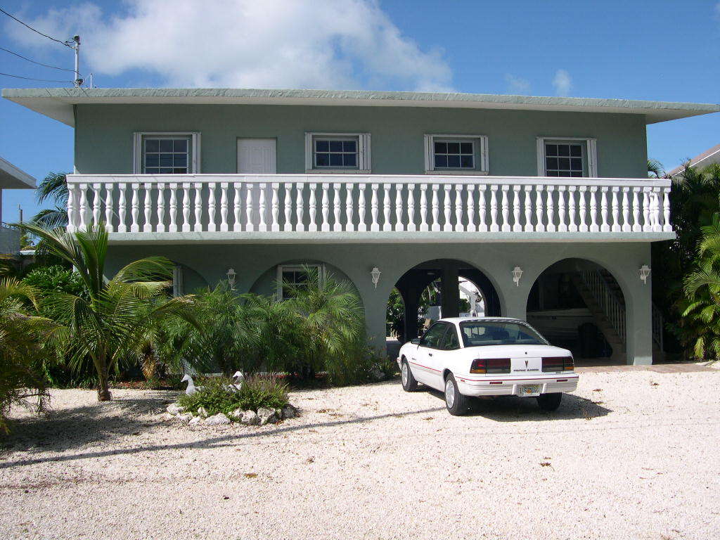 114 Bahama Road Key Largo, FL 33037 - Photo 1 of 6 Front Exterior
