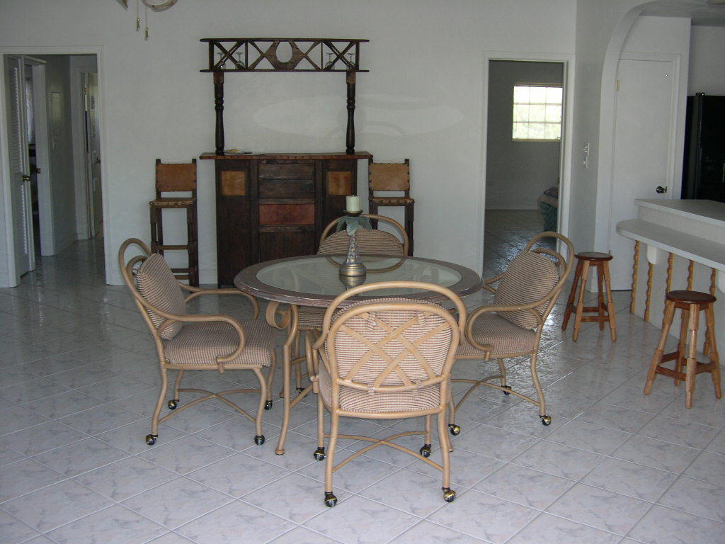 114 Bahama Road Key Largo, FL 33037 - Photo 4 of 6 Dining