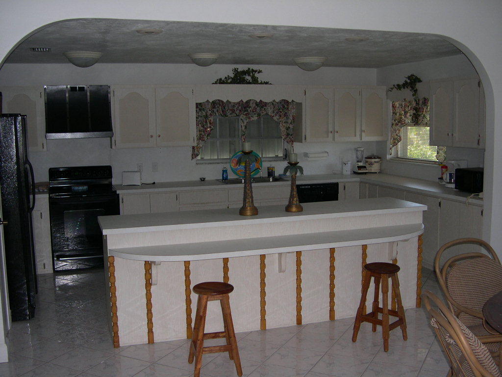 114 Bahama Road Key Largo, FL 33037 - Photo 5 of 6 Kitchen