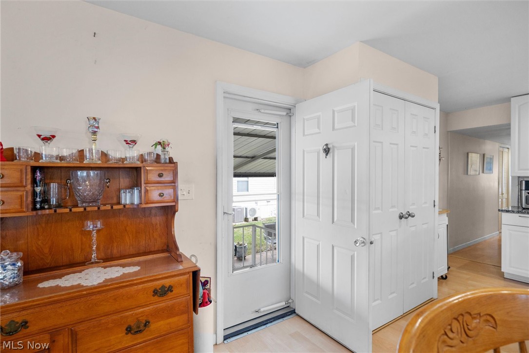 1623 Northeast Catawba Road, Unit 160 Port Clinton, OH 43452 - Photo 5 of 28 Entry doorway