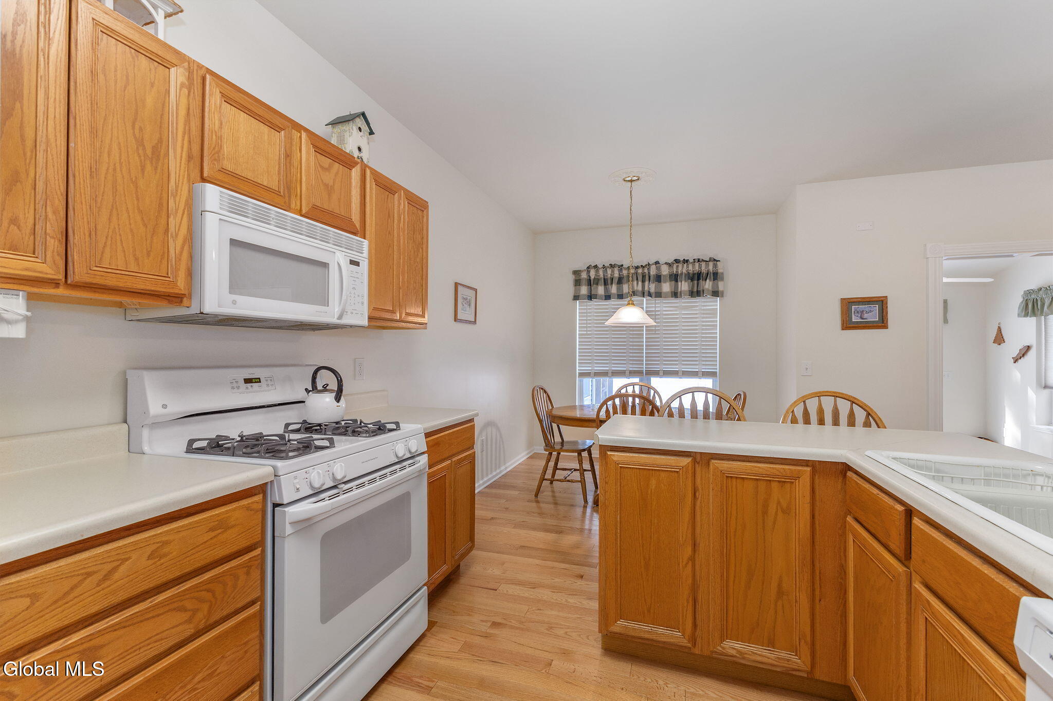 28 Donegal Way Wilton, NY 12866 - Photo 10 of 34 18-28DonegalWay_18