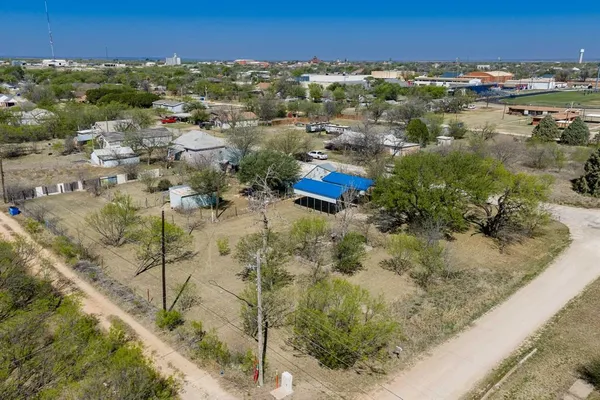 $69,900 | 814 Texas Street, Stamford, TX 79553