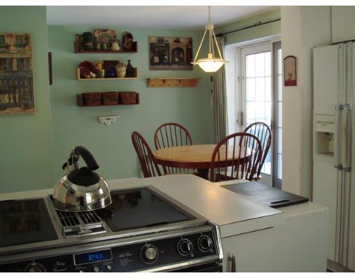 18 Grantland Road Wellesley, MA 02481 - Photo 2 of 17