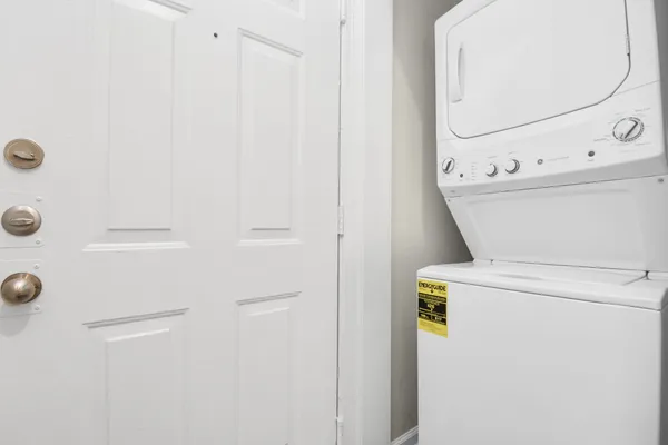 $1,382 | 2222 Maroneal Street, Unit 1424, Houston, TX 77030