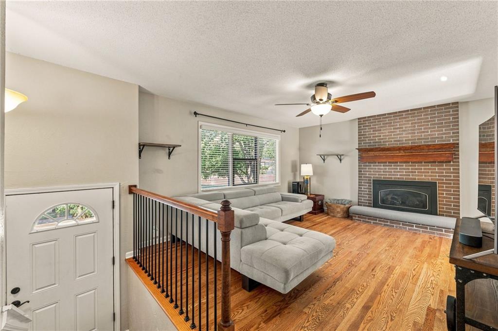8301 Clare Road Lenexa, KS 66227 - Photo 6 of 36 Gallery Image 6
