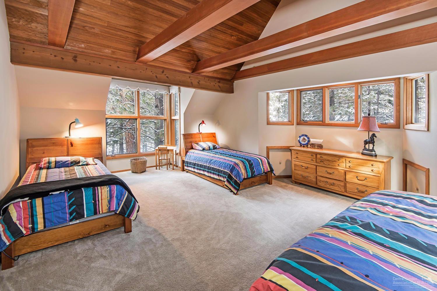 70320 Arvensis Black Butte Ranch, OR 97759 - Photo 15 of 22 Gallery Image 15