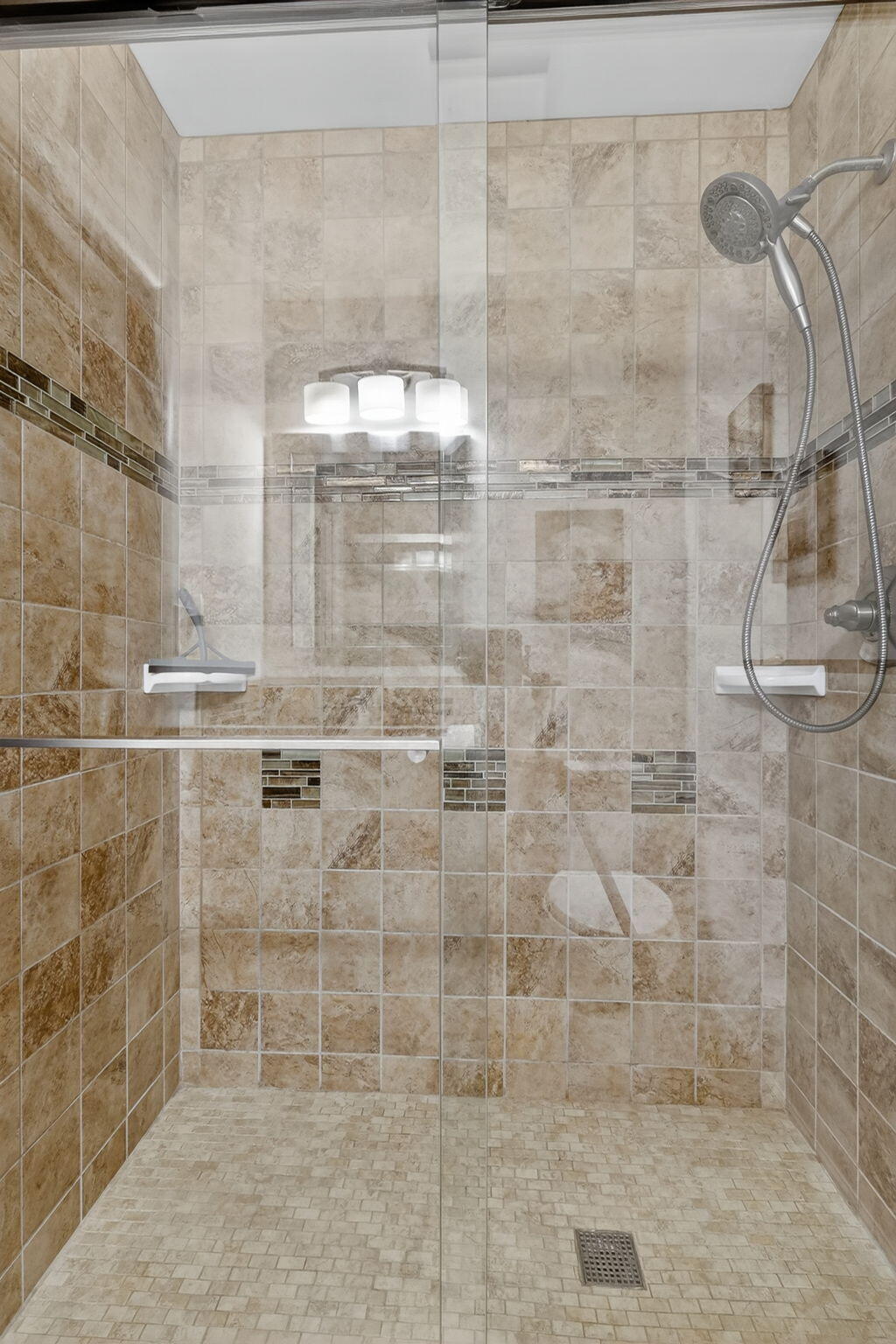 242 West High Point Court, Unit B Delray Beach, FL 33445 - Photo 19 of 36 20-web-or-mls-016__82A2654