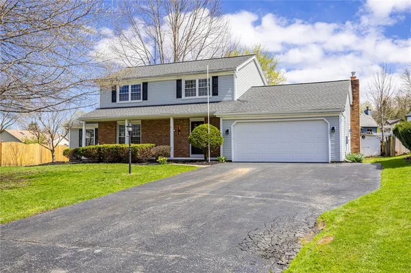 $289,900 | 122 Red Hickory Drive, Greece, NY 14626