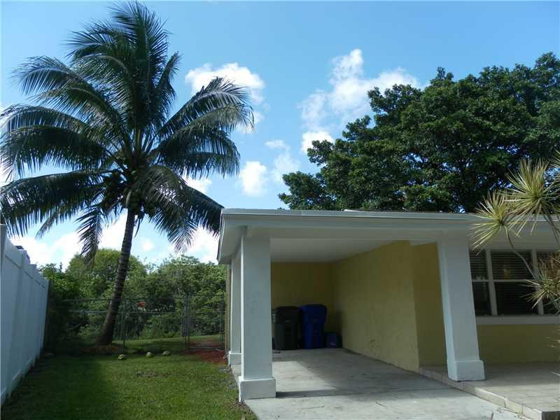 1338 North 30th Road Hollywood, FL 33021 - Photo 3 of 29 Exterior Front