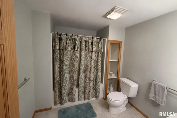 $534,900 | 1100 Hillcrest Drive, Washington, IL 61571