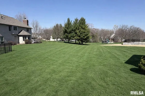 $534,900 | 1100 Hillcrest Drive, Washington, IL 61571