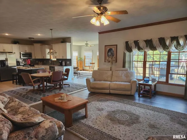$534,900 | 1100 Hillcrest Drive, Washington, IL 61571